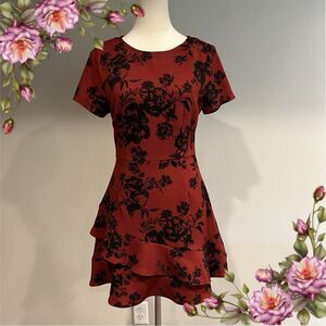 Floral scoop neck short sleeve mini dress